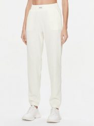 Guess Spodnie dresowe Aislin V4RB01 KC2T0 Biały Regular Fit. Białe spodnie dresowe Guess, z aplikacjami, z dresówki. Za 189.99 zł.