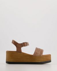 SANDAŁY NA PLATFORMIE 8215 PELLE TAUPE. Sandały Venezia, bez wzorów, ze skóry, bez obcasa, na platformie, bez zapięcia. Za 249.00 zł.