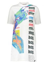 Adidas Sukienka "Collective Memories" w kolorze białym ze wzorem rozmiar: 32. Białe sukienki adidas, na co dzień, bez wzorów, z materiału, bez kołnierzyka, bez ramiączek, midi, proste. Za 118.28 zł.