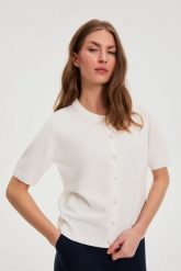 Sweter z krótkimi rękawami biały. Białe swetry MOODO, l, bez wzorów, z poliamidu, bez ramiączek. Za 99.99 zł.