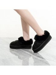 C'M Kapcie w kolorze czarnym rozmiar: 38. Czarne kapcie C'M, bez wzorów, z materiału. Za 108.49 zł.