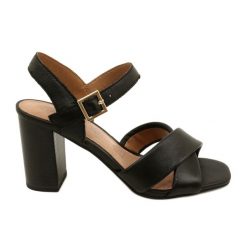 Caprice Sandały Damskie 9-28302-20 040 Black Softnap czarne. Czarne sandały bez wzorów, ze skóry, eleganckie, bez obcasa, na płaskiej podeszwie, bez zapięcia. W wyprzedaży za 175.94 zł.