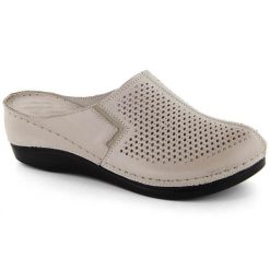 Skórzane klapki damskie pełne koturn gumka taupe T.Sokolski L26-164. Klapki T.Sokolski, bez wzorów, ze skóry, bez obcasa, na koturnie, bez zapięcia. Za 229.99 zł.