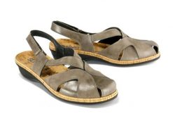 SUAVE 720131-9 cloudy, sandały damskie. Szare sandały Suave, bez wzorów, ze skóry, bez obcasa, na koturnie, bez zapięcia. Za 379.90 zł.