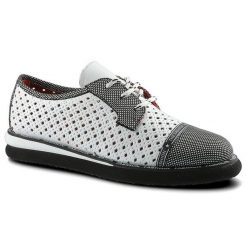Półbuty damskie Lanqier, wykonane z materiału o otwartej ażurowej strukturze z kontrastowymi wzmocnieniami z klasycznym sznurowaniem, białe, 46C2339. Białe półbuty wsuwane Lanqier, na lato, w ażurowe wzory, z materiału, eleganckie, z otwartym noskiem, bez obcasa. Za 229.00 zł.