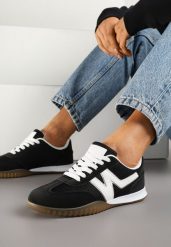 Czarne Sneakersy Klasyczne Tenisówki Istia. Czarne trampki Renee, z aplikacjami, z jeansu, klasyczne, bez zapięcia. W wyprzedaży za 75.99 zł.