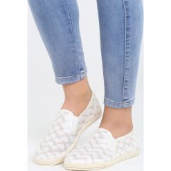 Białe Tenisówki People Talking. Trampki marki Sinsay. Za 39.99 zł.