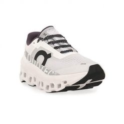 Buty do biegania damskie On 6198433. Białe buty do biegania On, bez wzorów, z materiału, bez zapięcia, do biegania. Za 1,068.00 zł.