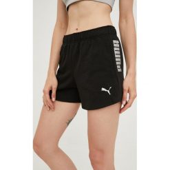 Puma szorty treningowe RTG damskie kolor czarny z nadrukiem high waist. Czarne szorty sportowe Puma, bez wzorów, z bawełny, z podwyższonym stanem. W wyprzedaży za 95.99 zł.