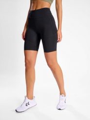 Szorty damskie Newline Beat Sprinters. Czarne szorty sportowe Newline, bez wzorów, z dzianiny, z podwyższonym stanem, na fitness i siłownię. Za 216.00 zł.