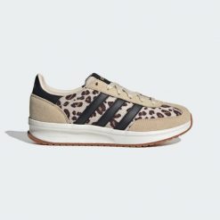 Buty Run 70S 2.0. Białe buty treningowe adidas, bez wzorów, bez zapięcia. Za 299.00 zł.