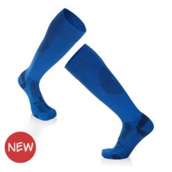 Skarpety piłkarskie 3/4 długości - niebieskie. Niebieskie skarpetki TRY TO FLY, bez wzorów. W wyprzedaży za 67.01 zł.