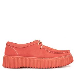 Półbuty Clarks. Pomarańczowe półbuty wsuwane Clarks, bez wzorów, bez obcasa, na płaskiej podeszwie. Za 399.99 zł.