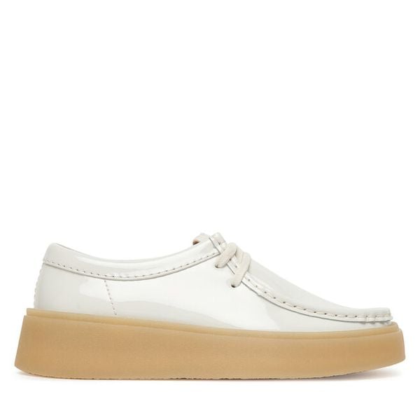 Półbuty Clarks. Białe półbuty wsuwane Clarks, bez wzorów, bez obcasa, na płaskiej podeszwie. Za 406.99 zł.