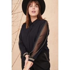 Koszula Damska Vivienne 2 Plus Size Czarny / Lampas. Czarne koszule blue shadow, m, bez wzorów, z lycry, bez kołnierzyka, plus size, bez ramiączek. Za 299.90 zł.