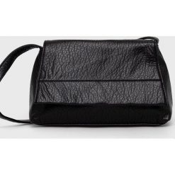 Answear Lab torebka kolor czarny. Czarne listonoszki Answear Lab, bez wzorów, na ramię, bez dodatków. Za 139.99 zł.