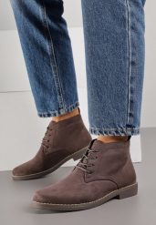 Brązowe Botki Vices o Klasycznym Fasonie Trzewików z Imitacji Zamszu Ativitta. Brązowe botki Renee, bez wzorów, z jeansu, klasyczne, bez obcasa, na płaskiej podeszwie, bez zapięcia. Za 89.99 zł.