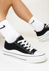 Czarne Trampki na Grubej Podeszwie Alyvia. Czarne trampki Born2be, bez wzorów, z gumy, przed kostkę, bez zapięcia. W wyprzedaży za 84.99 zł.