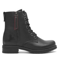 Botki Clara Barson. Czarne botki Clara Barson, bez wzorów, bez obcasa, na płaskiej podeszwie, bez zapięcia. Za 119.99 zł.