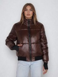 Steve Madden Kurtka w kolorze brązowym rozmiar: L. Brązowe kurtki Steve Madden, l, bez wzorów, prążkowane, bez kaptura. Za 173.99 zł.