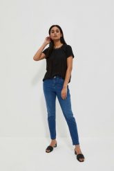 Jeansy skinny push up ciemnoniebieskie. Niebieskie jeansy MOODO, l, bez wzorów, z bawełny. W wyprzedaży za 44.99 zł.