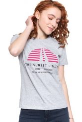 LEE T SHIRT SUNSET TEE GREY MELE L42XEPMP 112109512. Szare t-shirty Lee, l, bez wzorów, bez kołnierzyka, bez ramiączek. W wyprzedaży za 39.99 zł.