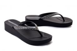 Japonki Tommy Hilfiger. Żółte japonki Tommy Hilfiger, bez wzorów. Za 129.99 zł.