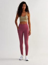 Legginsy fitness damskie Beshaped Lift Me Up z kieszeniami. Czerwone legginsy BESHAPED, bez wzorów, z dzianiny, klasyczne, długie. Za 159.20 zł.