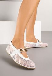 Białe Siateczkowe Balerinki z Metalową Ozdobą Tatolira. Białe baleriny Born2be, z aplikacjami, z jeansu, eleganckie, bez obcasa, bez zapięcia. Za 64.99 zł.