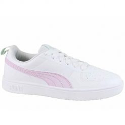 Buty do chodzenia damskie Puma Rickie Jr. Białe buty sportowe lifestyle Puma, bez wzorów, z materiału, sportowe, bez zapięcia. Za 219.99 zł.