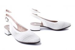 RIEKER 47066-80 white, czółenka damskie. Białe czółenka Rieker, na lato, w ażurowe wzory, bez obcasa, na obcasie, bez zapięcia. Za 319.90 zł.