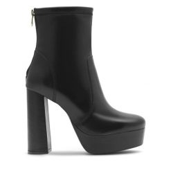 Botki Eva Minge. Czarne botki Eva Minge, bez wzorów, bez obcasa, na słupku, bez zapięcia. Za 274.99 zł.