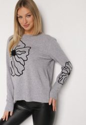 Szary Sweter Ozdobiony Haftowanymi Kwiatami Halatusea. Szare swetry Born2be, z aplikacjami, z jeansu, klasyczne, bez ramiączek. Za 69.99 zł.