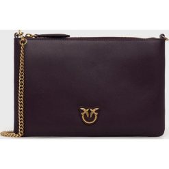 Pinko torebka skórzana kolor fioletowy. Fioletowe listonoszki Pinko, bez wzorów, na ramię, bez dodatków. Za 429.99 zł.