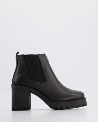 CZARNE BOTKI 043104B02 BLACK. Czarne botki Venezia, bez wzorów, ze skóry, bez obcasa, bez zapięcia. Za 319.00 zł.