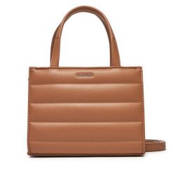 Torebka Calvin Klein. Brązowe torebki klasyczne Calvin Klein, bez wzorów, klasyczne, bez dodatków. Za 299.99 zł.