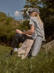 4F T-shirt loose z nadrukiem damski - szary XL. Szare t-shirty 4f, m, bez wzorów, z bawełny, klasyczne, bez kołnierzyka, bez ramiączek. Za 79.99 zł.