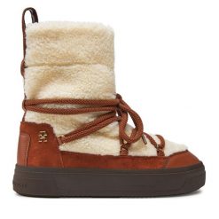 Śniegowce Tommy Hilfiger. Brązowe śniegowce Tommy Hilfiger, bez wzorów, bez zapięcia. Za 749.99 zł.