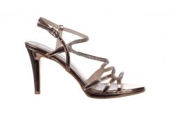 Sandały Bayla-187 587-531 Rose 22 187047, Róż, Skóra ekologiczna - 37. Czerwone sandały Bayla, bez wzorów, z lakierowanej skóry, bez obcasa, bez zapięcia. W wyprzedaży za 179.10 zł.