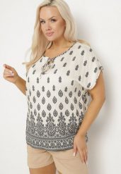 Biało-Czarna Bluzka w Boho Wzór z Wiązaniem przy Dekolcie Jenalia. Czarne bluzki Born2be, xl, bez wzorów, z jeansu, boho, bez kołnierzyka, bez ramiączek. Za 69.99 zł.
