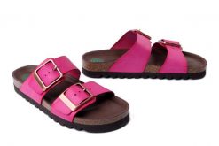 DR. BRINKMANN 700686-43 pink, klapki damskie. Czerwone klapki Dr. Brinkmann, bez wzorów, ze skóry, bez obcasa, bez zapięcia. Za 349.90 zł.
