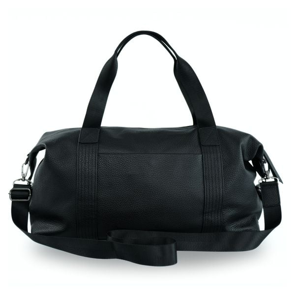 Torba weekendowa podróżna Solier SL39 Veran czarna. Czarne torby na laptopa Solier, bez wzorów, ze skóry ekologicznej, na ramię, duże. Za 358.99 zł.