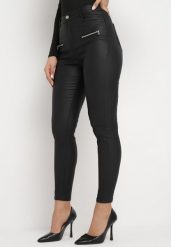 Czarne Spodnie Skinny z Ekoskóry z Regularną Talią i Ozdobnymi Suwakami Nalarian. Czarne jeansy Born2be, s, bez wzorów, z jeansu. W wyprzedaży za 84.99 zł.