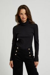 Prążkowany golf z długimi rękawami czarny. Czarne swetry MOODO, l, bez wzorów, z bawełny, bez ramiączek. W wyprzedaży za 29.99 zł.