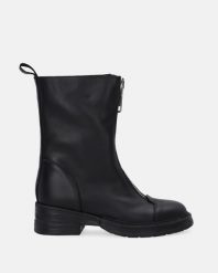 CZARNE BOTKI ZE SREBRNYM SUWAKIEM F659K20 KAN NERO. Czarne botki Venezia, bez wzorów, ze skóry, bez obcasa, bez zapięcia. Za 599.00 zł.