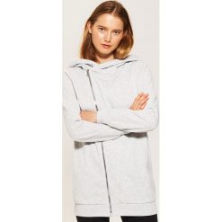 Długa bluza z kapturem - Jasny szar. Bluzy z kapturem marki House. W wyprzedaży za 39.99 zł.