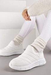 Białe Sneakersy Śniegowce na Platformie z Tłoczeniem i Pikowaną Cholewką Vermina. Białe śniegowce Renee, bez wzorów, z dresówki, bez zapięcia. Za 49.99 zł.