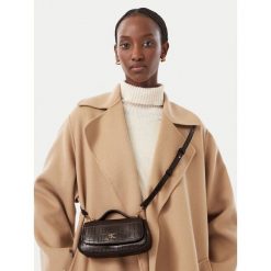 Torebka Calvin Klein. Brązowe torebki klasyczne Calvin Klein, bez wzorów, klasyczne, bez dodatków. Za 449.99 zł.