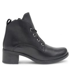 Trzewiki Lasocki. Czarne botki Lasocki, bez wzorów, bez obcasa, na słupku, bez zapięcia. Za 169.99 zł.