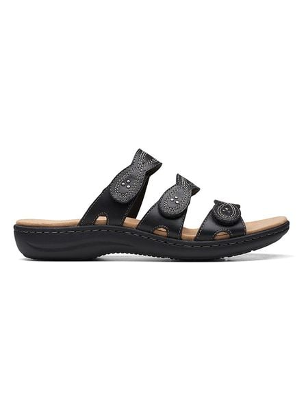 Clarks Skórzane klapki w kolorze czarnym rozmiar: 37,5. Czarne klapki Clarks, bez wzorów, klasyczne, z otwartym noskiem, bez obcasa, bez zapięcia. Za 148.61 zł.